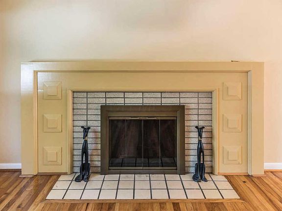 3rd image of 373 Charleston Ave