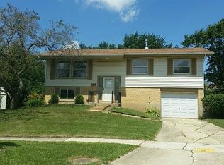 1080 Hermitage Ln, Hoffman Estates, IL 60169