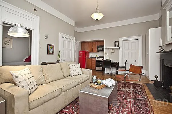 Rented by Oxford Property Group | media 37