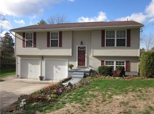 6397 Woodlawn Ave, Ravenna, OH 44266