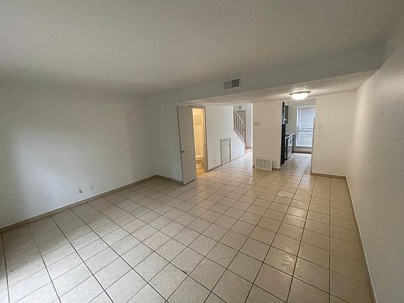 4th image of 199 Craddock Ave