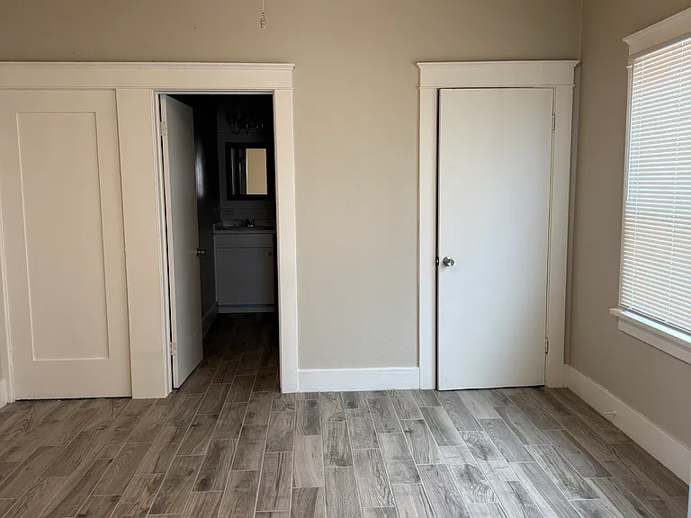 604 S 1st Ave — Photo 10