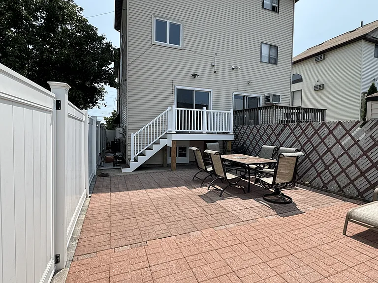 1 Ledyard Pl — Photo 23