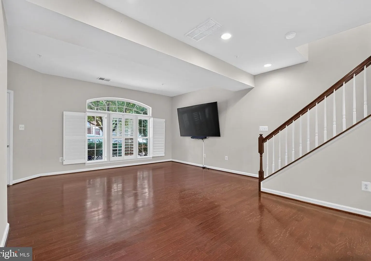 Stunning 3BR, 2.5BA Odenton Home w-Garage — Photo 3