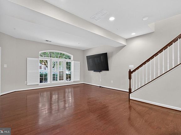 3rd image of 1303 Cheswick Ln
