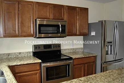 1827 Quail St #5 — Photo 2