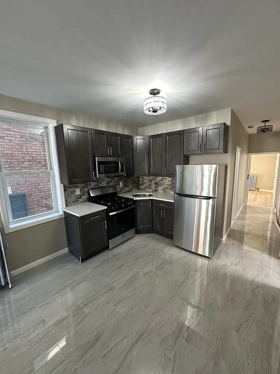 Building Photo - 656 Hunterdon St #1