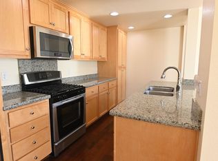 1037 Scotia Trl #303, Sunnyvale, CA 94089