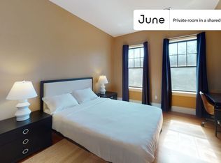 1592 Beacon St #D, Brookline, MA 02446
