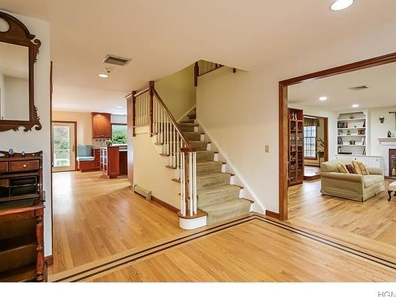 4th image of 14 Aida Ln