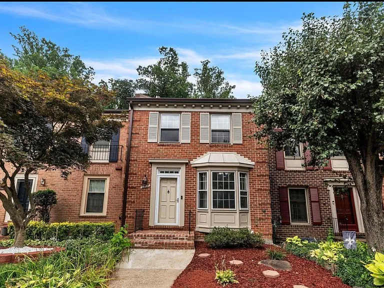 6813 Indian Run Ct — Photo 1