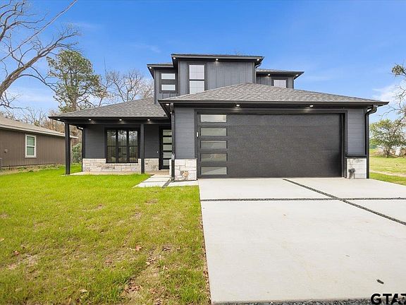 3rd image of 3008 Walton Rd