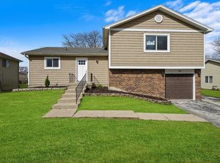 140 Pheasant Rd, Matteson, IL 60443