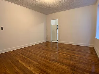 Rented by Laura Nguyen, LREB