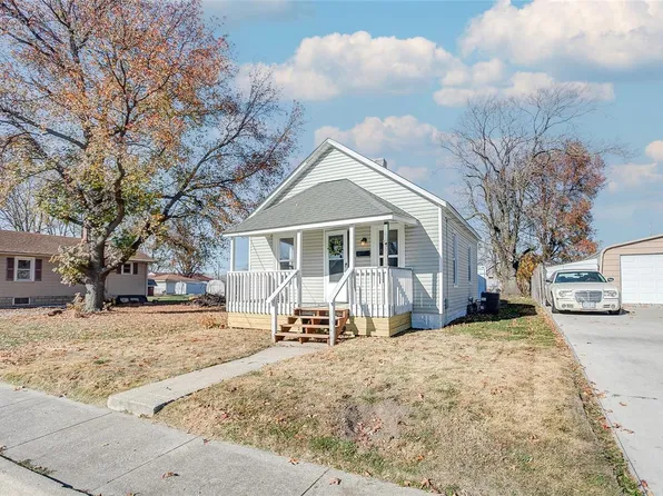 115 W Maple St, Hartford, IL 62048