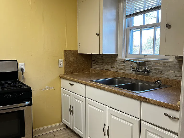 1403 Godwin St #1403 — Photo 12