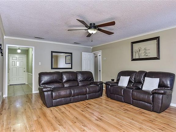 4th image of 7454 Meadow Ct