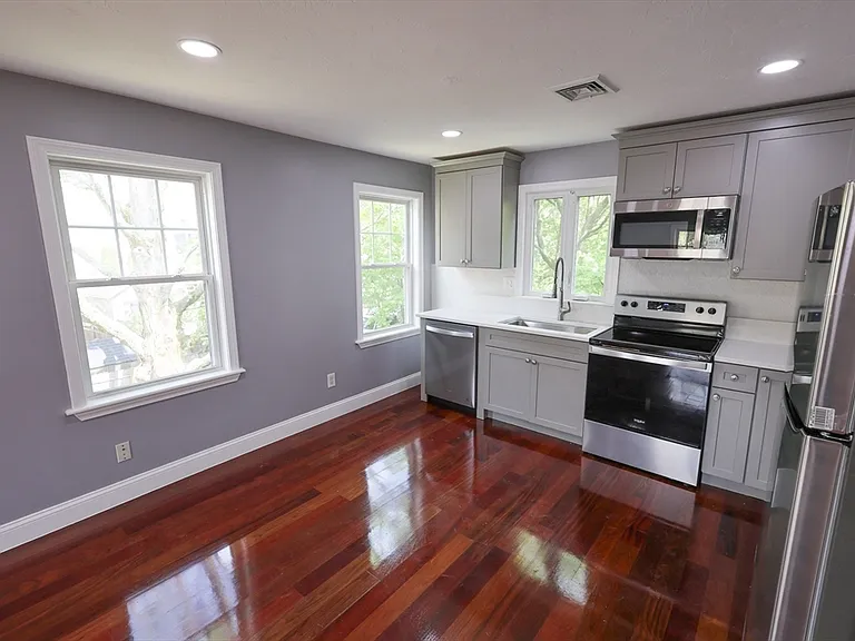 70 Mount Hope St #2 — Photo 4