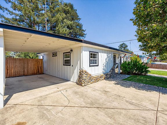 3rd image of 959 San Clemente Drive