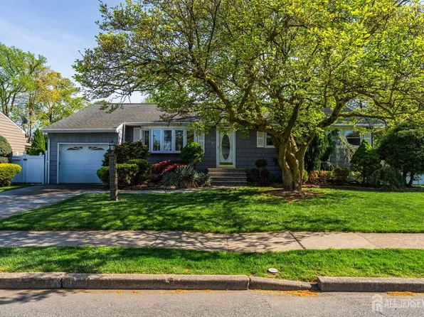 15 E Grant Ave, Colonia, NJ 07067