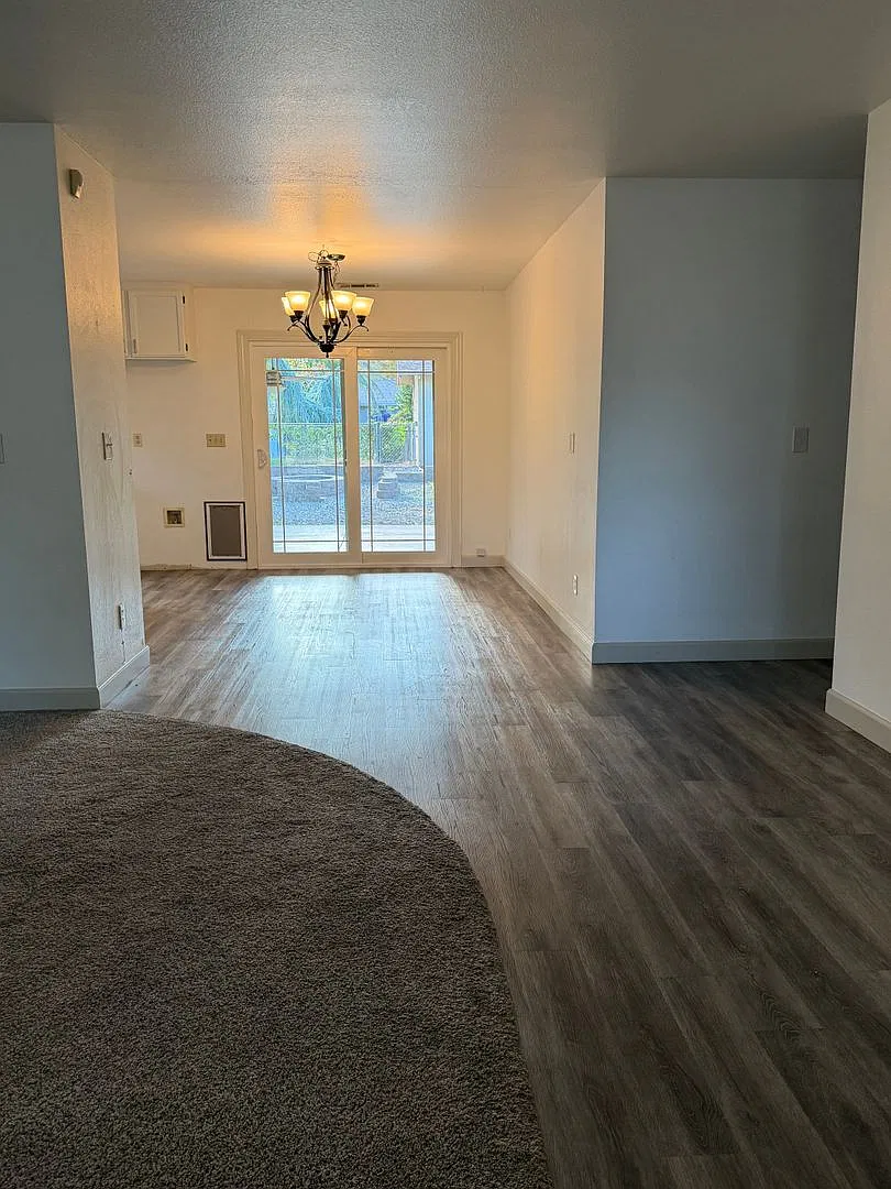 4 Bedroom home in Anderson — Photo 3