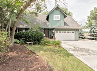 424 Castle Rd, McHenry, IL 60050