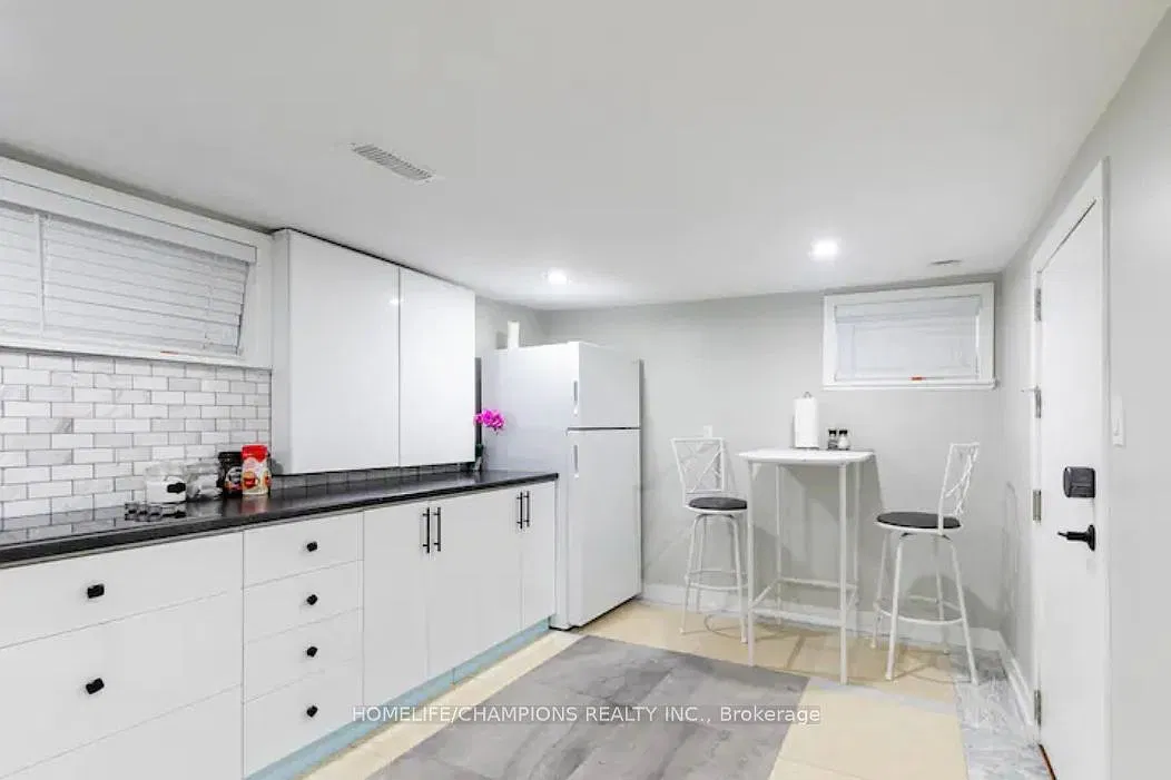 1 bed, $1,300 — Photo 3
