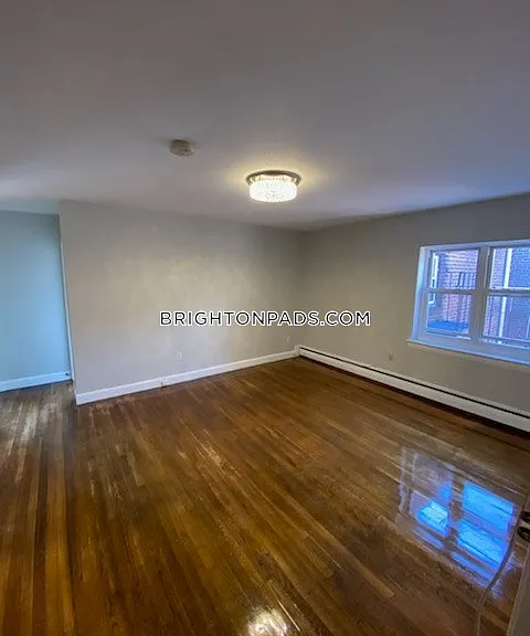 63-65 Selkirk Rd #7 — Photo 1
