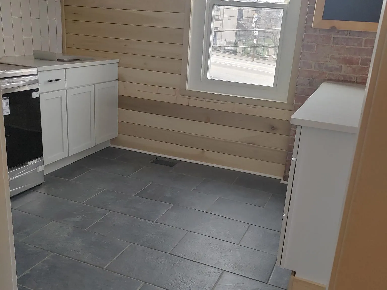 2 bed, 700 sqft, $1,695 — Photo 2