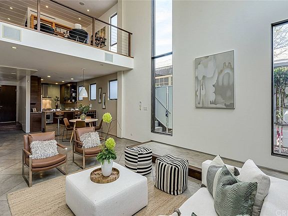 5th image of 414 Venice Way