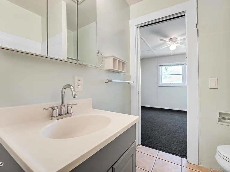 505 E Olive Ave — Photo 9