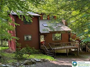 193 Canterbury Rd, Bushkill, PA 18324