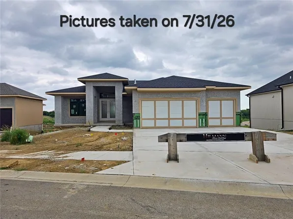 11283 S Sunray Dr, Olathe, KS 66061
