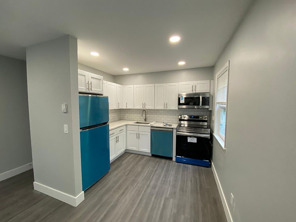 Kitchen totally brand new!