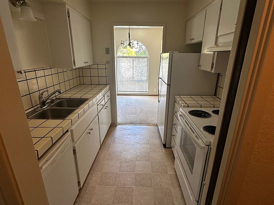 1st image of 525 Gabilan St #9
