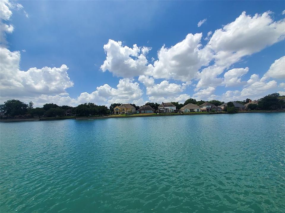 1st image of 1810 Shoreline Dr