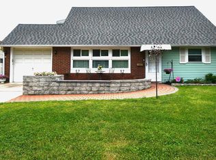 57 Kenwood Dr N, Levittown, PA 19055