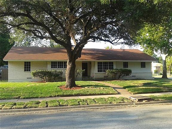 2nd image of 901 Poinsettia Dr