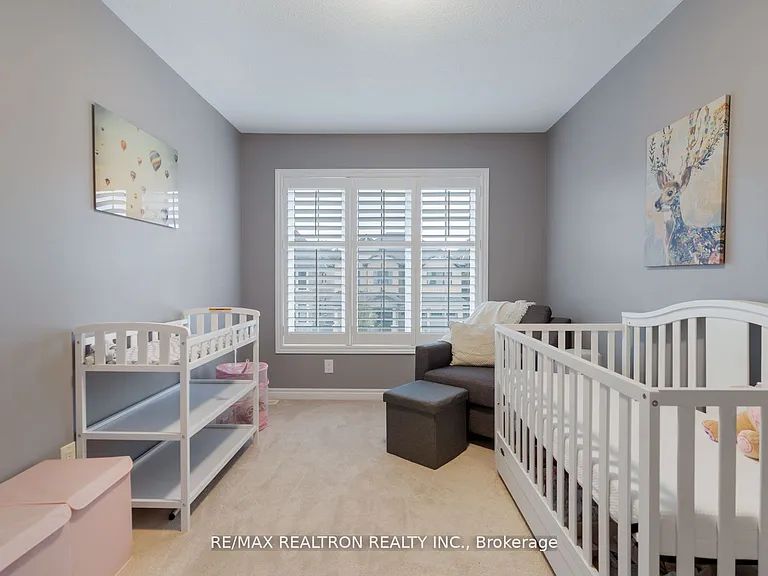19 Sutcliffe Dr — Photo 9
