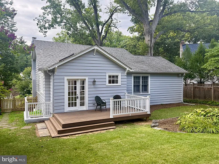 7013 Maple Ave — Photo 3