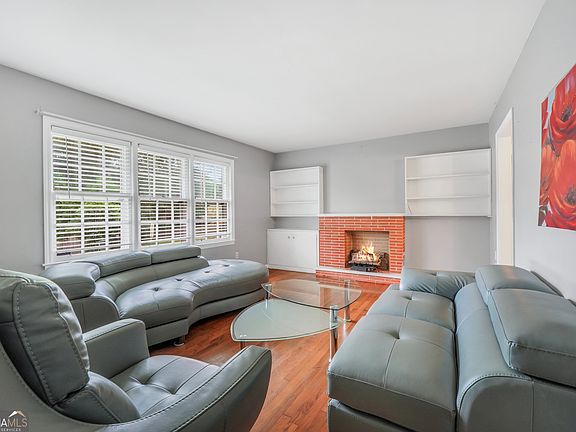 2nd image of 105 Upson Ave