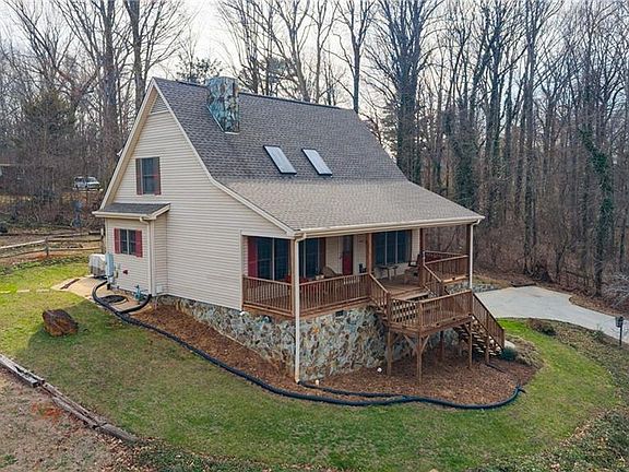 2nd image of 901 Tanglewood Drive Ext