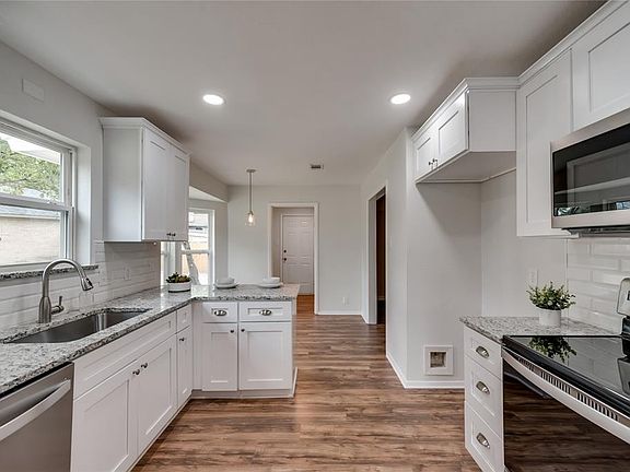 3rd image of 3428 Wendell Dr