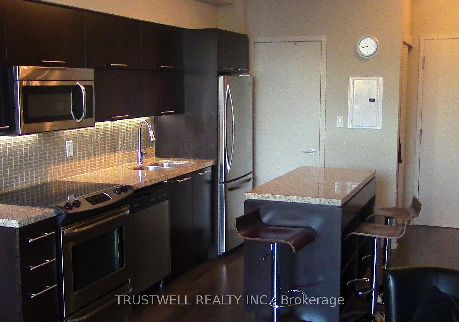 2 bed, $2,600 — Photo 2
