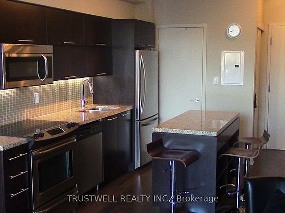 2nd image of 126 Simcoe St Unit 2005