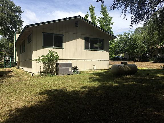 4th image of 14305 Pepperwood Dr
