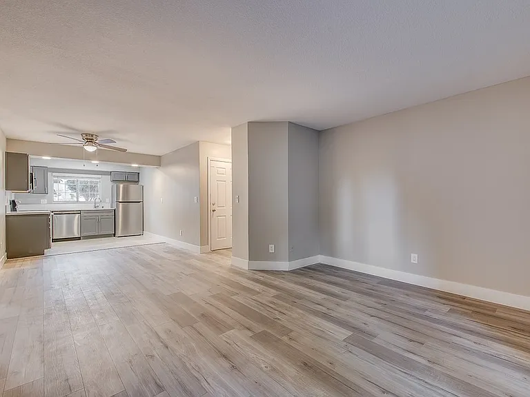 2750 S Durango Dr — Photo 11
