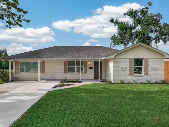10966 Shadow Wood Dr, Houston, TX 77043