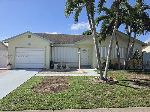 9165 SW 18th St #1 Photo 1