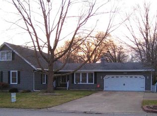 1007 S Worth St, Sullivan, IL 61951